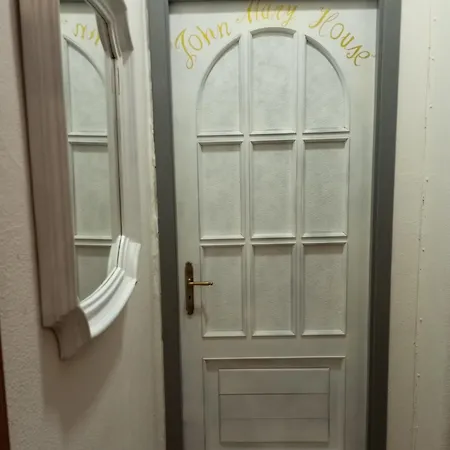 Apartament John Mary House *