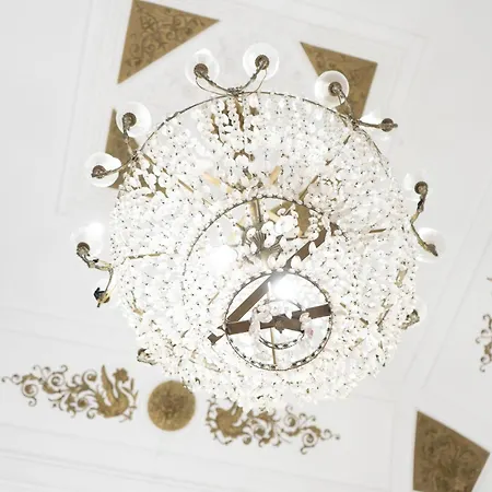 John Mary House Katánie